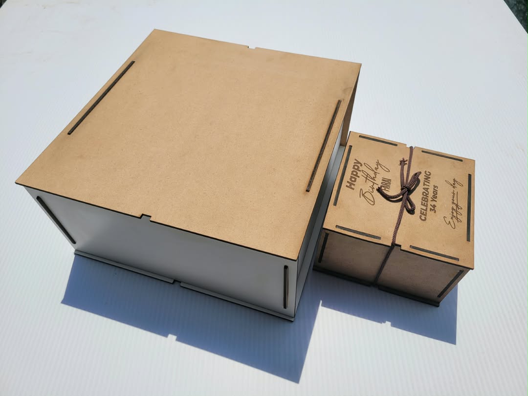 custom wood laser engraved gift box by visual extra media